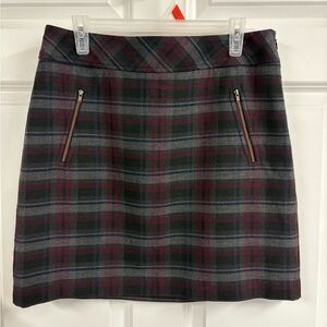 Loft plaid mini skirt with zipper pockets in grey black purple navy Size 10